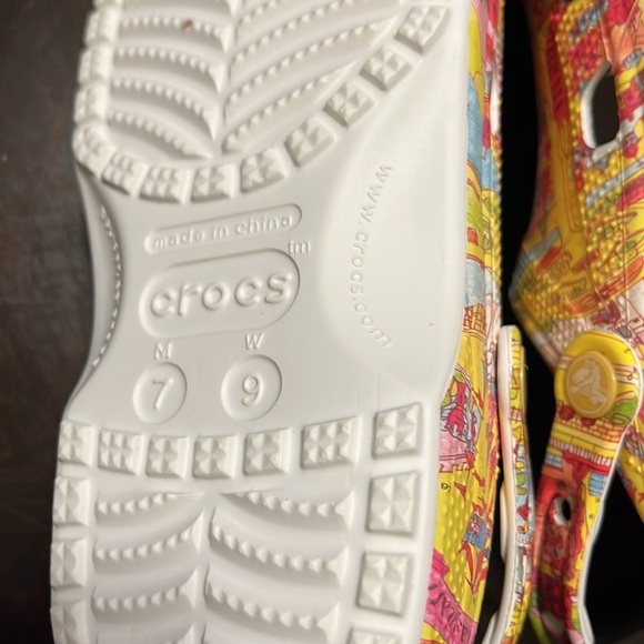 Walt Disney World vault collection 50th CROCS - Picture 7 of 8